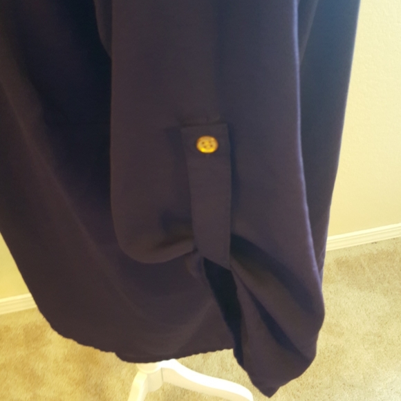 purple blouse w/zipper front🌵 - Picture 3 of 5